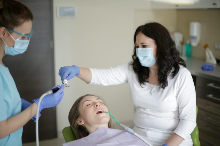 Visual guide to avoiding tooth decay near crowns through good oral hygiene and regular dental visits.